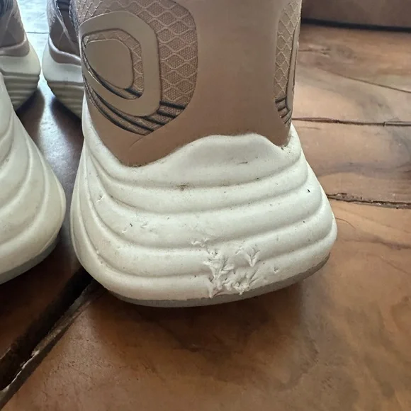 APL Tan and Black Athletic Shoes - Picture 4 of 4